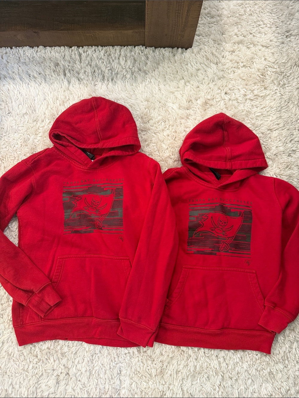 Tampa Bay Buccaneers Boys Hoodie Bundle Youth M & L Red NFL
